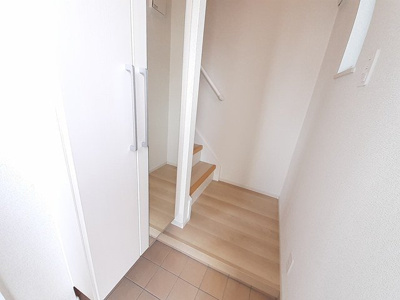 【玄関】 | グリュック | 明るい玄関です