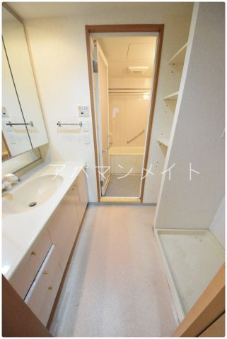 【設備】 | ヴィルヌーブ東戸塚プレジール | 室内洗濯機置場です