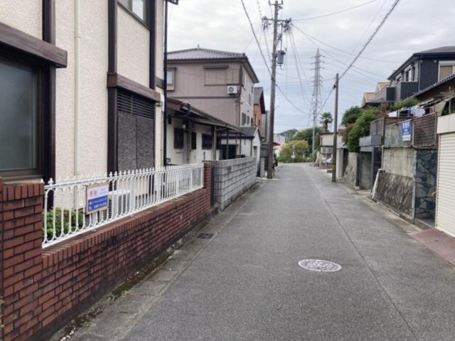 知多郡武豊町字六貫山５丁目　売り土地の前面道路含む現地写真