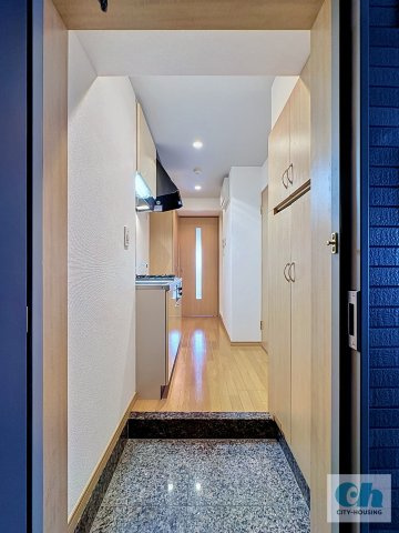 ルーブル蒲田弐番館 1005号室の玄関