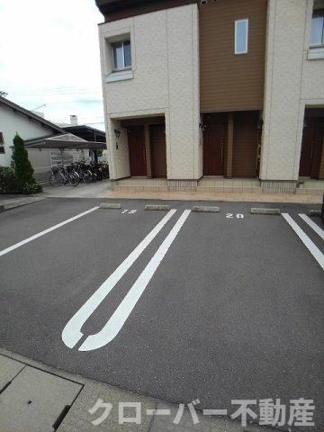 ガーデンハウスＭ　Ｃの駐車場