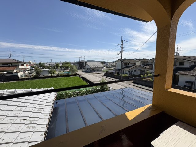 「駐車場6台以上可」南国市幸町　中古戸建のバルコニー|インナーバルコニーで突然の雨も安心♪