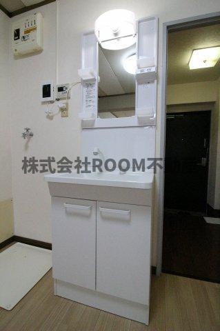コウガマンションⅡの洗面所|コンパクトで使いやすい洗面所