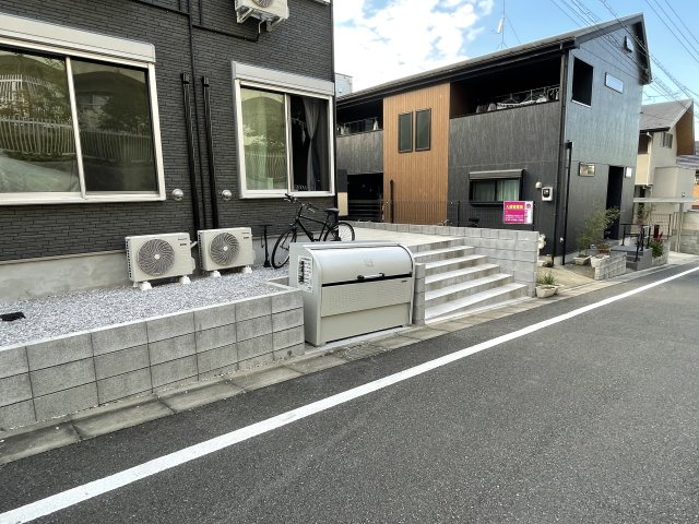 稲城市東長沼のアパートのその他