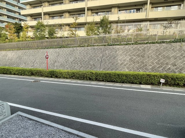 稲城市東長沼のアパートの展望