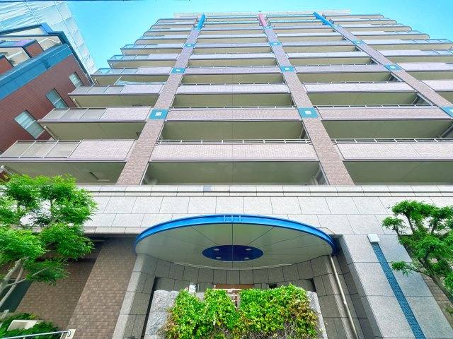 【外観】 | アンピール西新☆仲介手数料半額☆ | 【地下鉄空港線「西新」駅 徒歩7分】天神・博多・福岡空港へダイレクトにアクセス可能。毎日の通勤・通学はもちろん、休日のお出かけもフットワーク軽くこなせます。