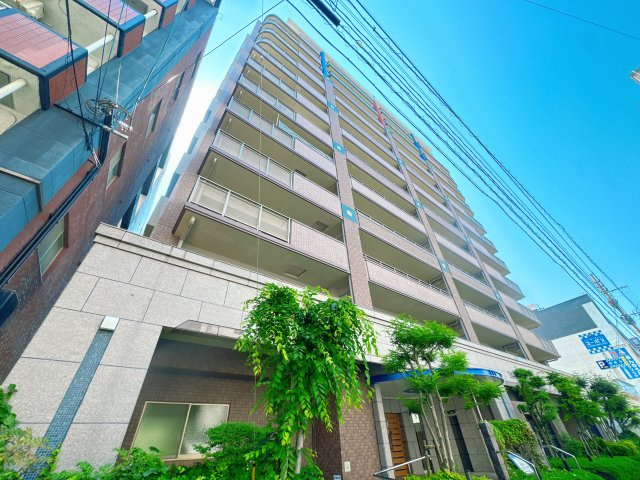 【外観】 | アンピール西新☆仲介手数料半額☆ | 【利便性と静穏が交差する街】賑やかな駅周辺から一歩入った落ち着きある住宅街。利便性を享受しながらも、落ち着いた暮らしを叶えたいファミリーに最適なエリアです。