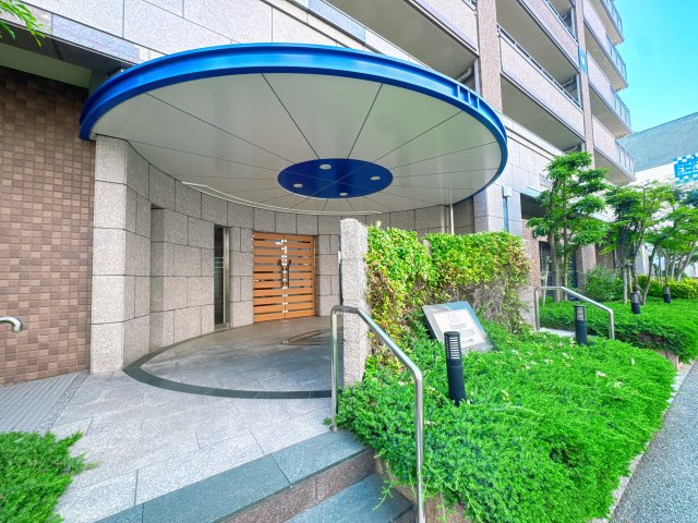 【外観】 | アンピール西新☆仲介手数料半額☆ | 人気の西新エリア。学校や塾、福岡市総合図書館なども身近に揃い、お子様の成長を豊かに育む安心の住環境です。