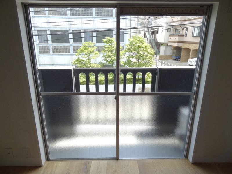 不動前アパートメントのバルコニー