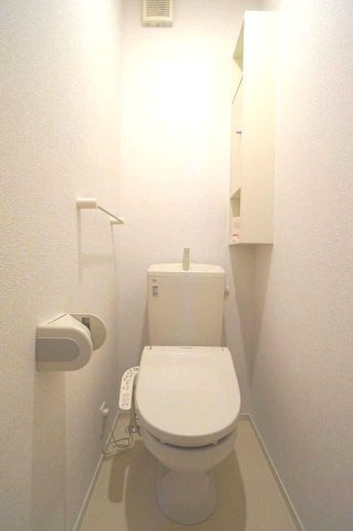 清潔感のあるトイレです