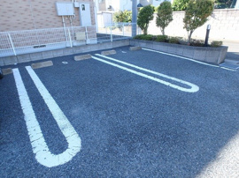 車をお持ちの方に嬉しい駐車場付きの物件です