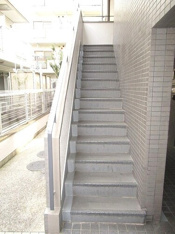 外階段　※2021年11月撮影