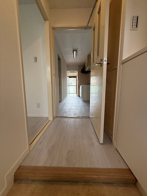 ベルハウス戸塚の玄関|同物件別部屋の間取りです。現況優先です。