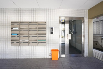 毎日通るエントランスはこのようになっています