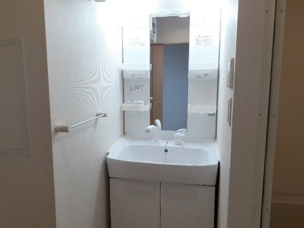 アルバーダ　Ⅱの洗面所|ゆったりとスペースのある洗面所