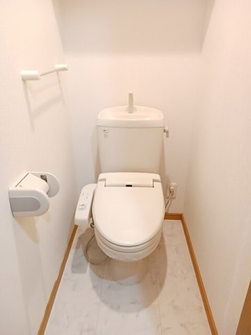 アルドーレ　Ｂのトイレ|ゆったりとした空間のトイレです