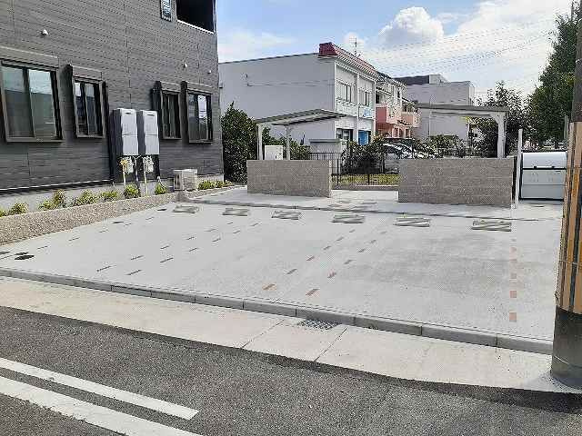 ジュネスの駐車場