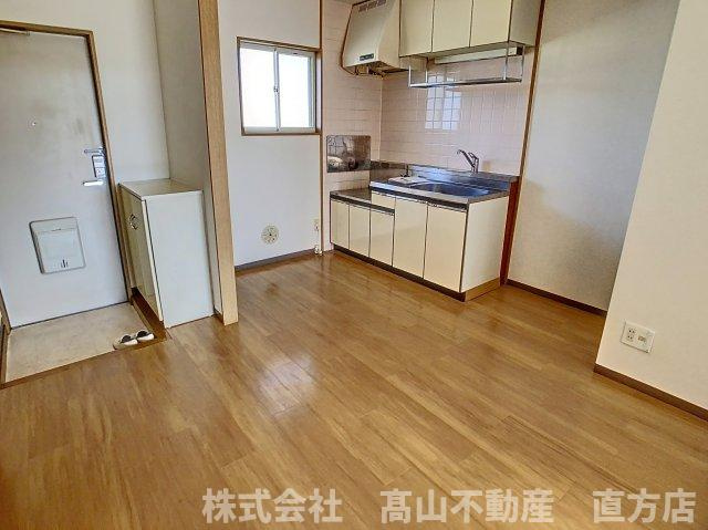 北九州市八幡西区木屋瀬５丁目のアパートの居間・リビング