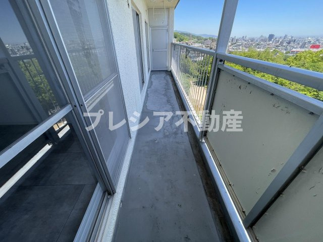 一ノ谷グリーンハイツI棟のバルコニー