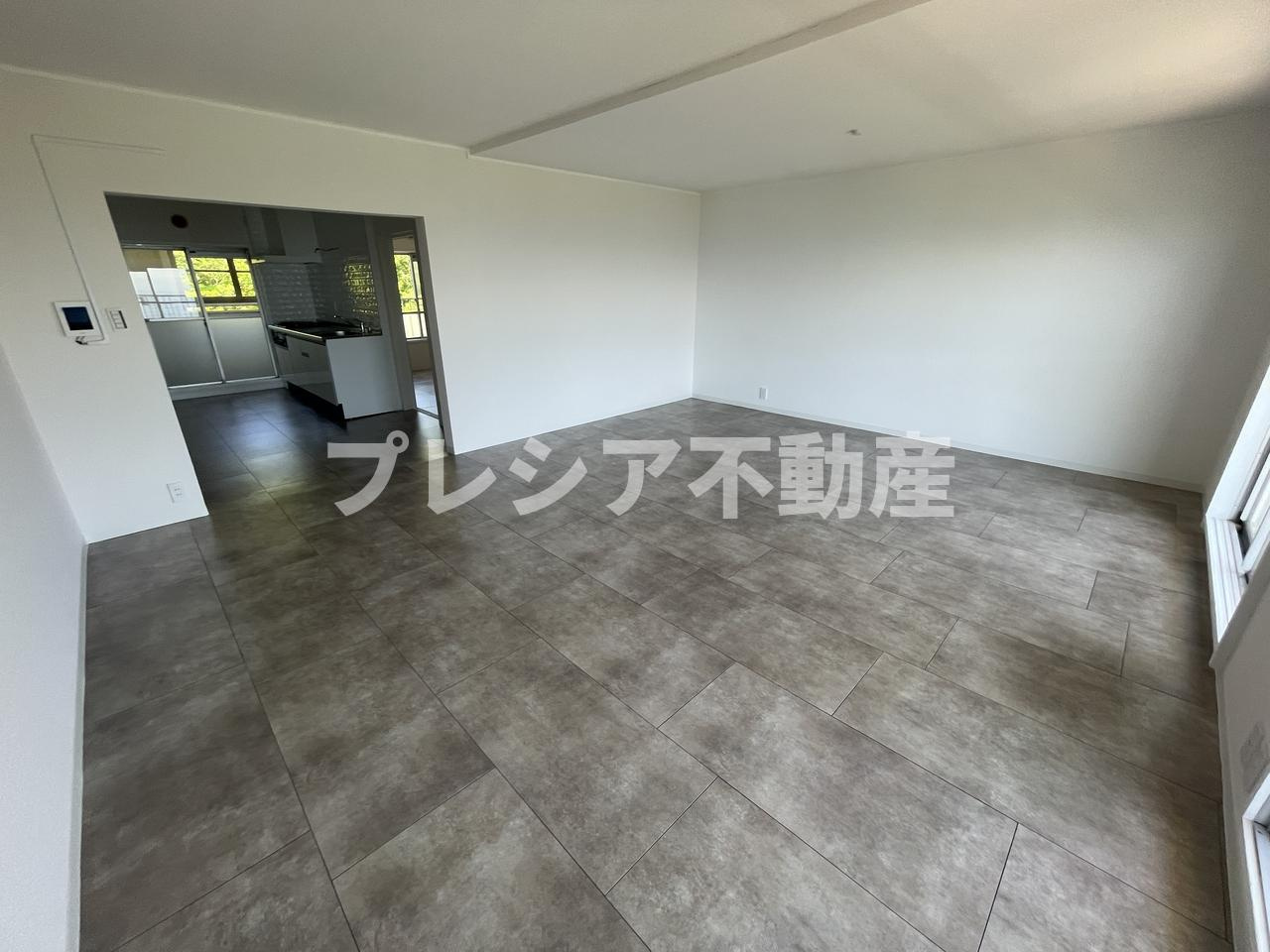 一ノ谷グリーンハイツI棟の居間・リビング