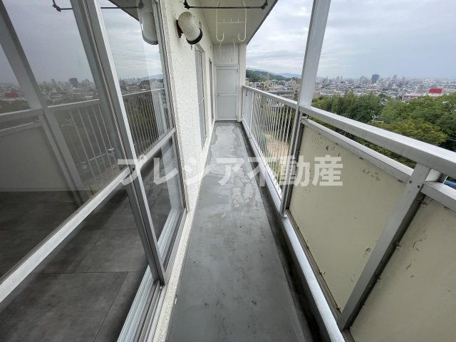 一ノ谷グリーンハイツI棟のバルコニー