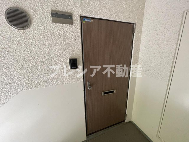 一ノ谷グリーンハイツI棟の玄関