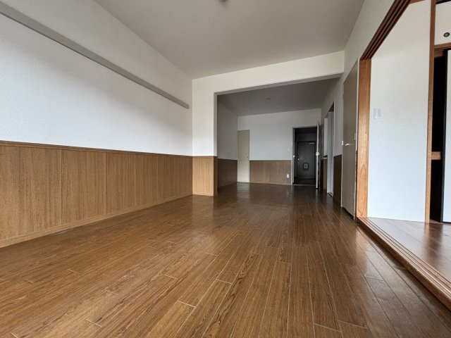 川崎市多摩区栗谷４丁目の賃貸マンションの居間・リビング