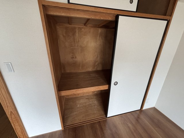 川崎市多摩区栗谷４丁目の賃貸マンションの収納