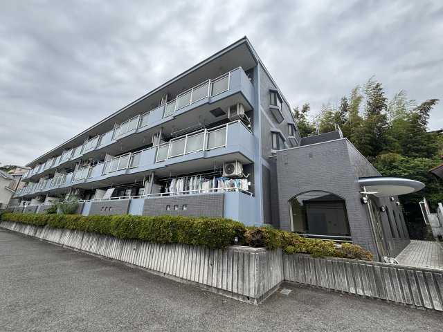 川崎市多摩区栗谷４丁目の賃貸マンションの外観
