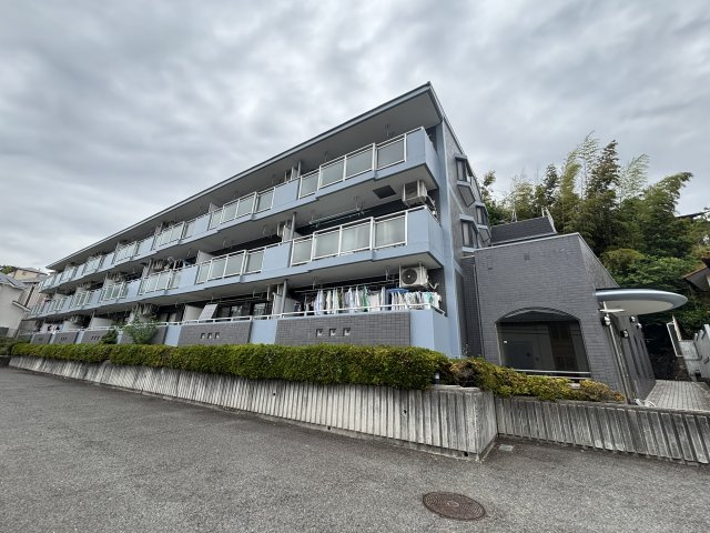 川崎市多摩区栗谷４丁目の賃貸マンションの外観
