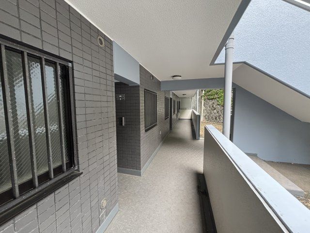 川崎市多摩区栗谷４丁目の賃貸マンションのロビー