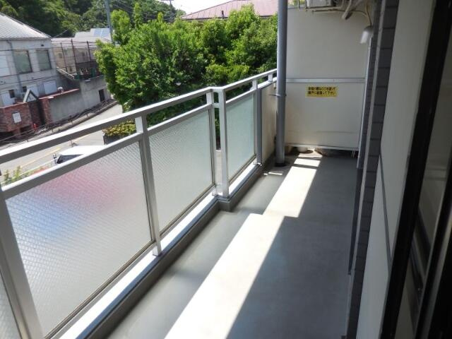 川崎市多摩区栗谷４丁目の賃貸マンションのバルコニー