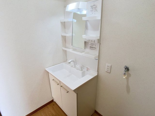 センスAの独立洗面台