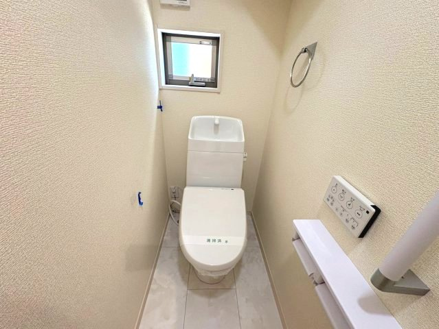 富田林市宮甲田町の一戸建てのトイレ