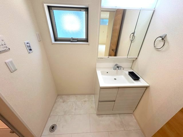 富田林市宮甲田町の一戸建ての洗面所