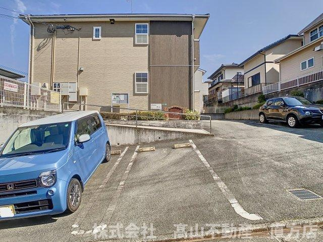 スターヒルズⅡの駐車場