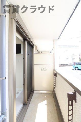 エル シャトーのバルコニー|開放的で明るい空間を演出してくれるバルコニーです