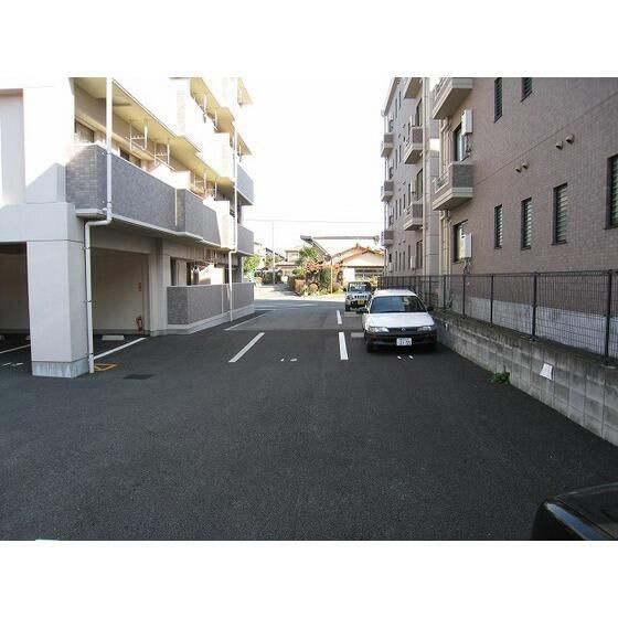 ヴィレッジＭｔの駐車場
