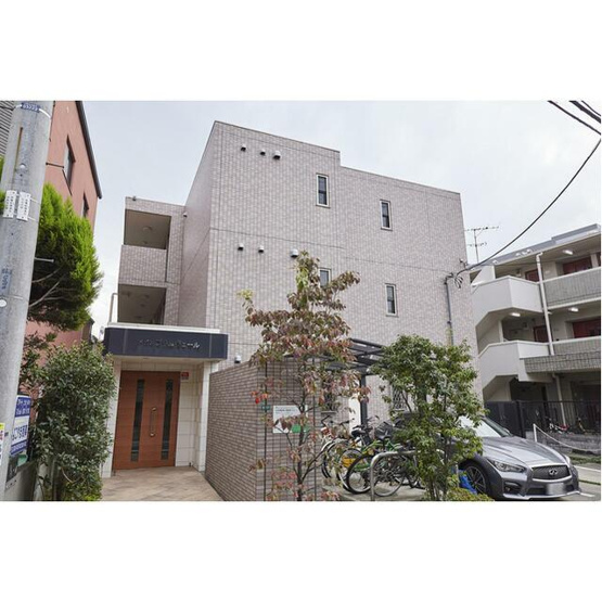 【外観】 | メゾン・プリムヴェール | 鉄筋コンクリート造のがっちりとした建物。