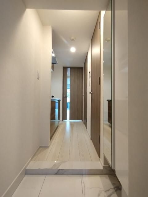 クレイシアＩＤＺ横浜桜木町の玄関