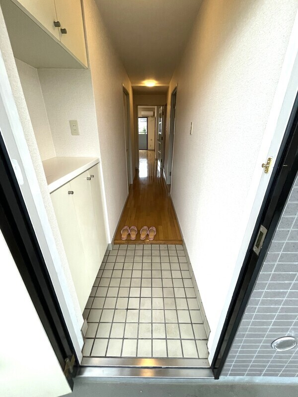 サンスーシーの玄関|※別号室の参考写真です