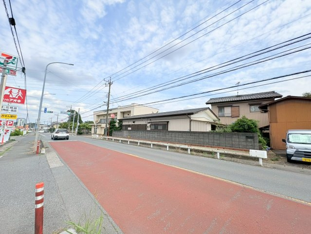 川越市笠幡　建築条件なし売地　JR川越線『笠幡駅』徒歩6分　【霞ヶ関西小学区】の前面道路含む現地写真