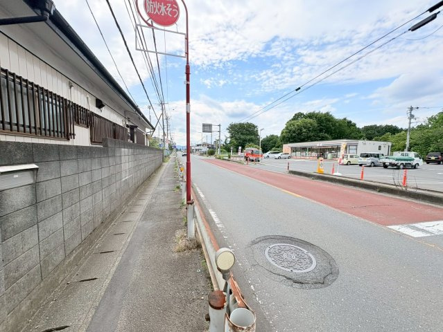 川越市笠幡　建築条件なし売地　JR川越線『笠幡駅』徒歩6分　【霞ヶ関西小学区】の前面道路含む現地写真