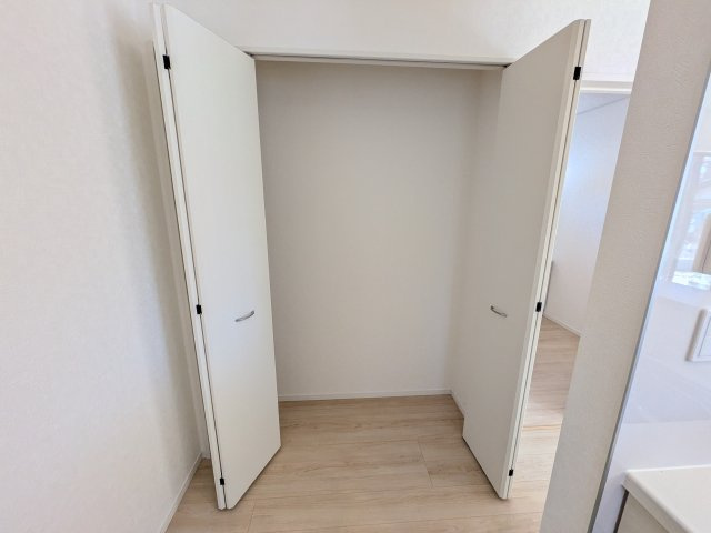 高萩市高萩　第3　新築戸建て　2号棟の収納