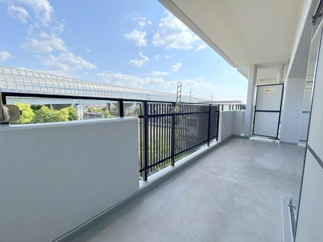 日興交野スカイマンションのバルコニー|■物件内覧・資金計画相談・住宅ローン相談、リフォーム相談、お問合せ受付中■
※当日・翌日のご内覧、ご相談はお電話でのお問合せがスムーズです！