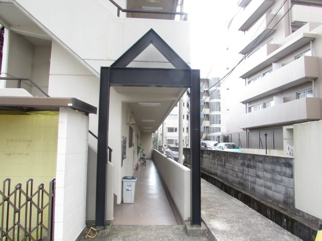 サン光明のエントランス