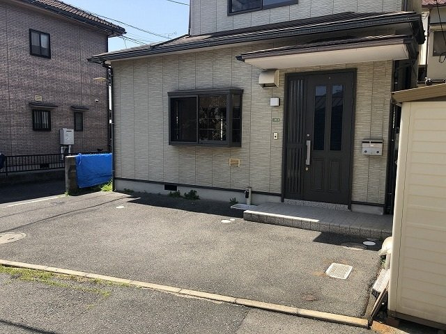 RK貸家の駐車場