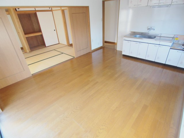 RK貸家の居間・リビング