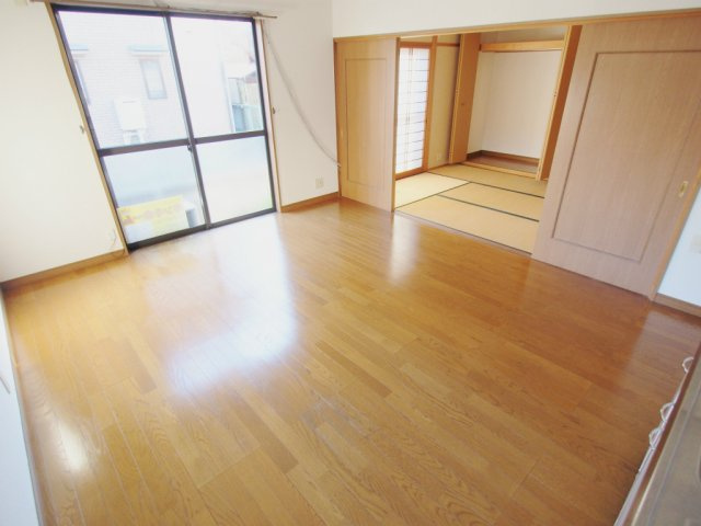 RK貸家の居間・リビング