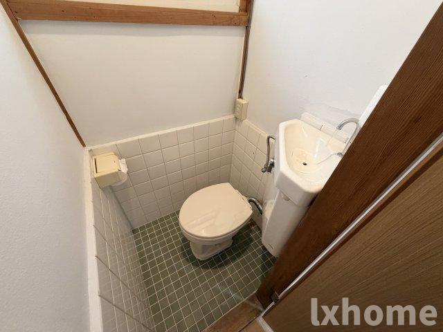 西脇貸家のトイレ|落ち着いたトイレです
